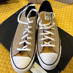 Converse ALL STAR GOLD.  Women’s size 11   Worn once Perfect condition
